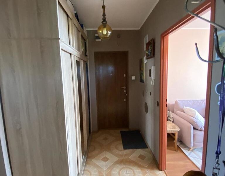 Mieszkanie 3 pokojowe 64 m kw. w Pionkach.