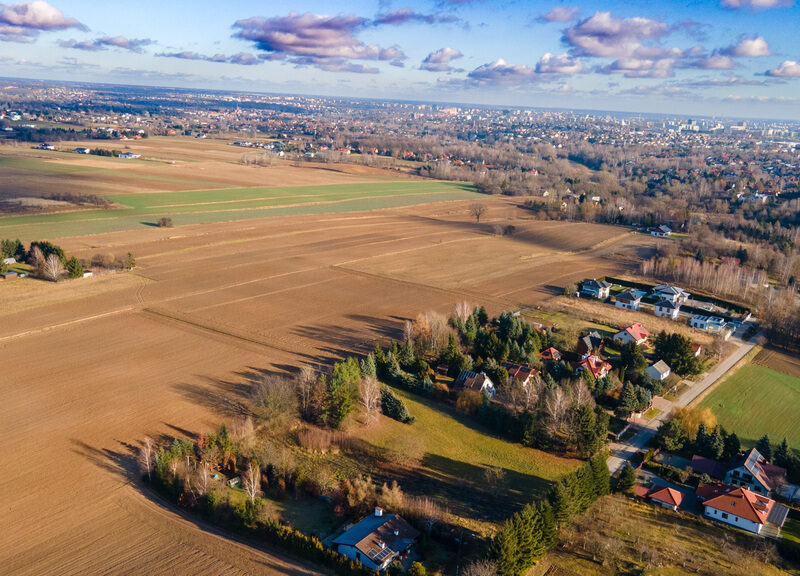 Na sprzedaż działka 2700 m² – do 25% zabudowy!