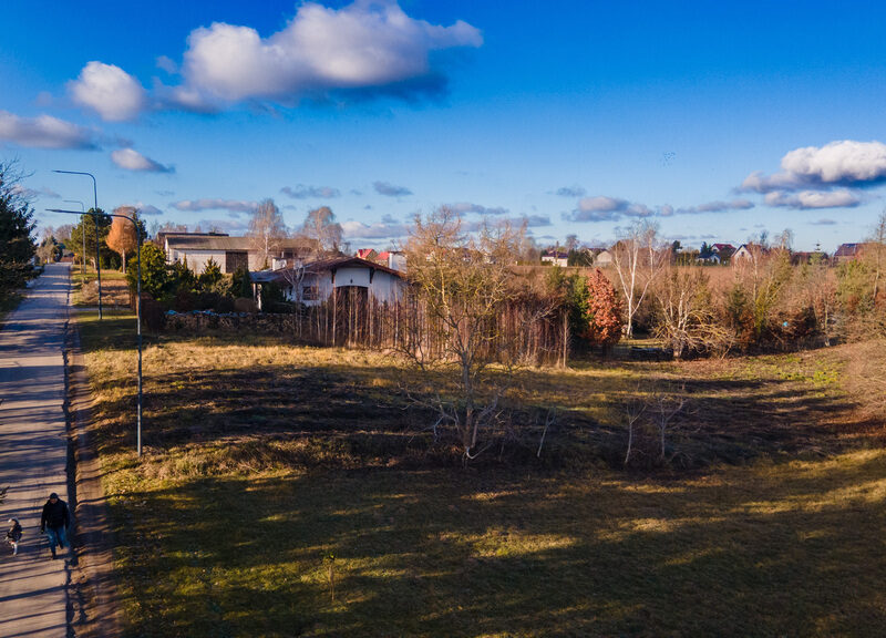 Przedstawiam wyjątkową działkę budowlaną o powierzchni 2700 m² położoną w spokojnej i malownic - DZIAŁKA na SPRZEDAŻ , KONOPNICA