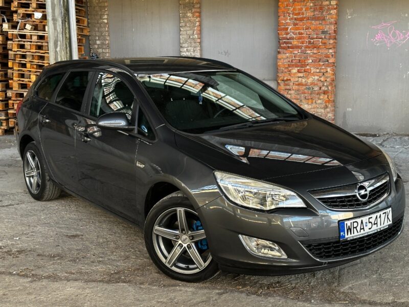 OPEL, ASTRA SPORTS TOURER 2011r. 1,4 Turbo, sprowadzona zarejestrowana