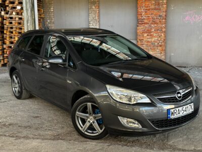 OPEL, ASTRA SPORTS TOURER 2011r. 1,4 Turbo, sprowadzona zarejestrowana