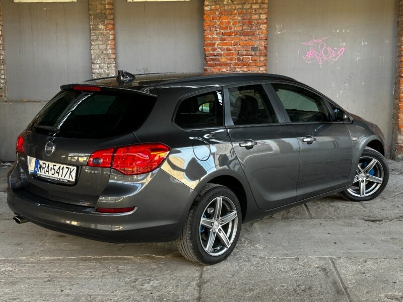 OPEL, ASTRA SPORTS TOURER 2011r. 1,4 Turbo, sprowadzona zarejestrowana - na sprzedaż | Radom, Mazowieckie - ogłoszenia