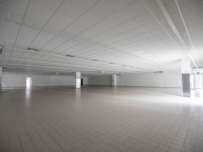 Obiekt handlowo-usługowy 950 m2 - Kraśnik