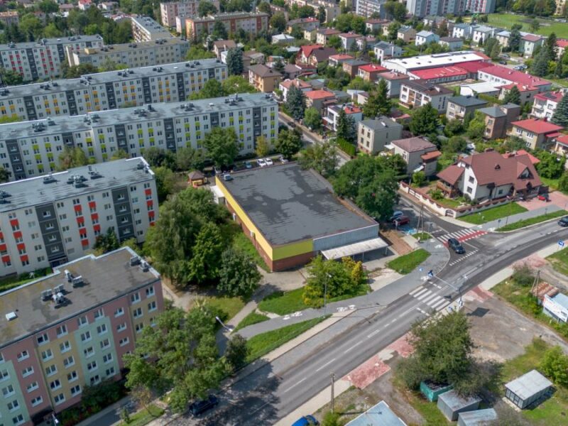 Obiekt handlowo-usługowy 950 m2 - Kraśnik