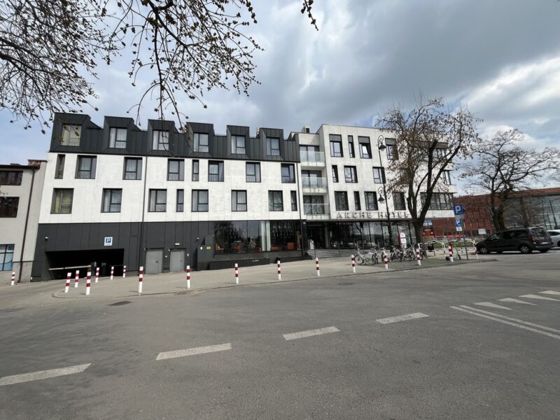 Pokój hotelowy (lok. niemieszkalny) o pow. 16,26 m2 z przeznaczeniem inwestycyjnym znajdujący się w budynku hotelu ARCHE w Śródmieściu w samym centrum Lublina ~- LUBLIN, LUBELSKIE na SPRZEDAŻ