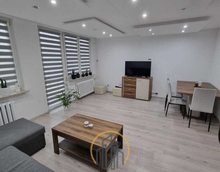 Na sprzedaż komfortowe i funkcjonalne mieszkanie o powierzchni 58,70 m², w pełni wyposażone. W spokojnej i cichej części miasta.