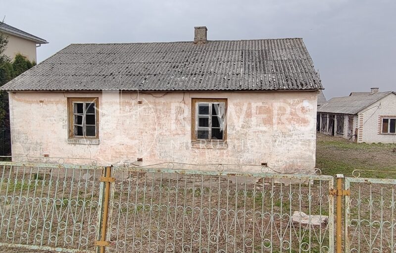 Oferuję na sprzedaż wyjątkowe i urokliwe siedlisko w Janowie gm. GarbówMiejsce  idealne dla osób poszukujących  ciszy , spokoju, wytchnienia od miejskiego zgieł - DOM na SPRZEDAŻ , JANÓW