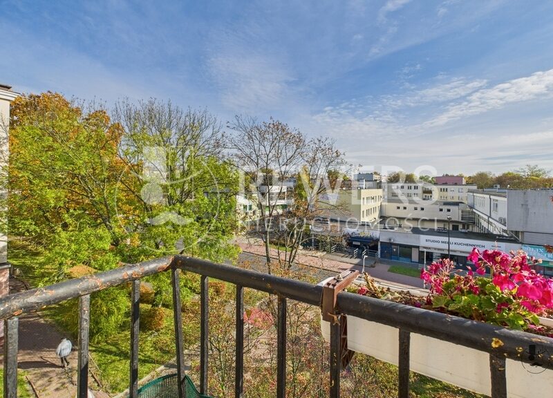 Sprzedam 2 pokoje Świdnik 49,4 m² balkon centrum