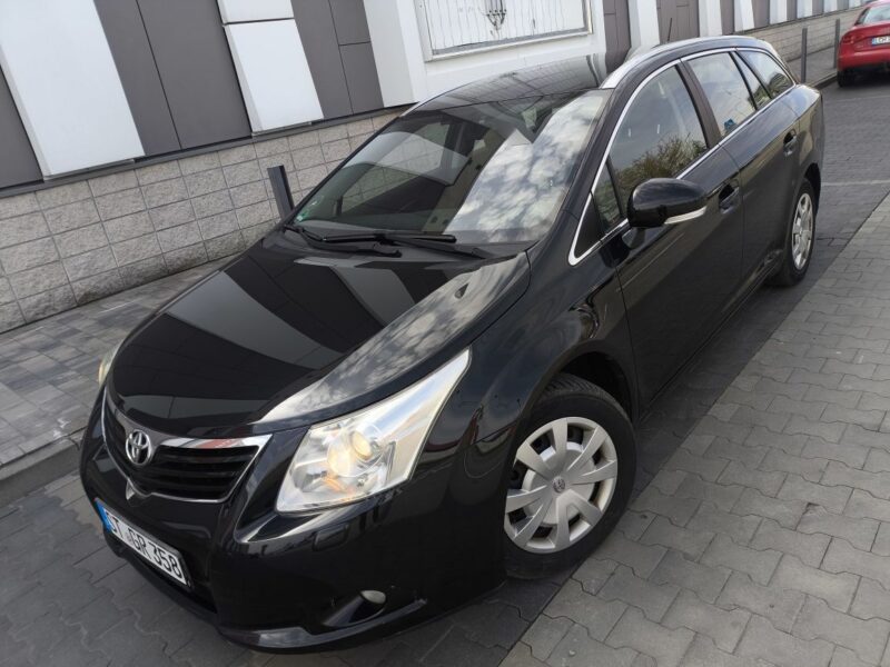 Toyota Avensis Benzyna 2009 na sprzedaż - Lubelskie