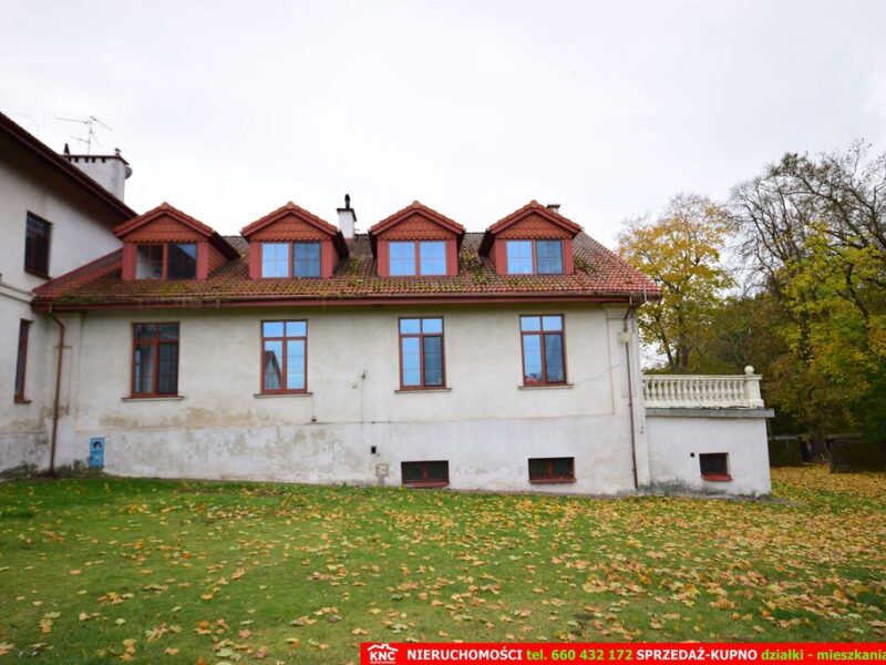 Zabytkowy Zespół Dworsko-Parkowy (XIXw. 1880 r)