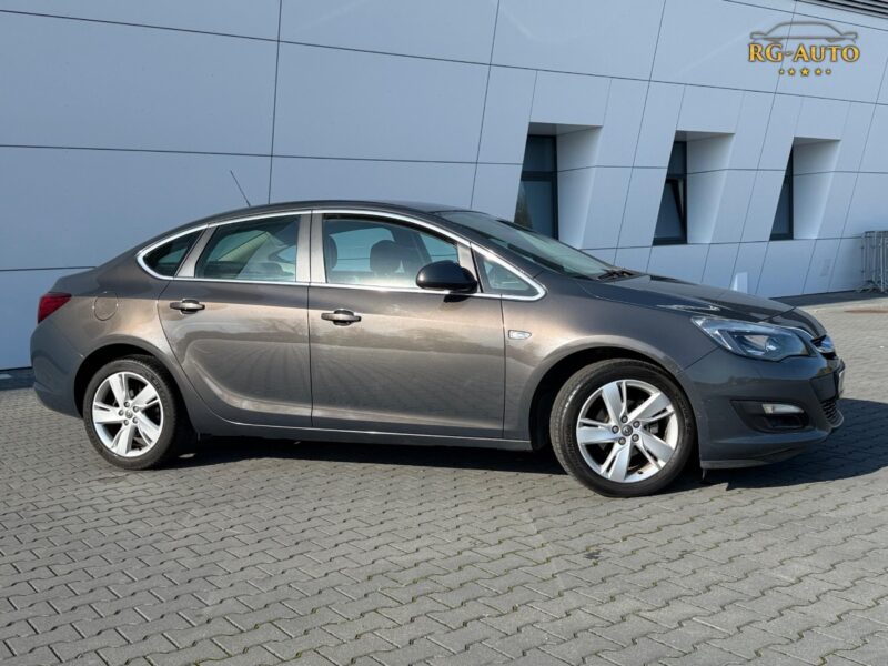 Opel Astra 1.4T Cosmo Lift! Sedan!!! Oryginał 1Tkm! Piękna! Gwarancja 15mieś!