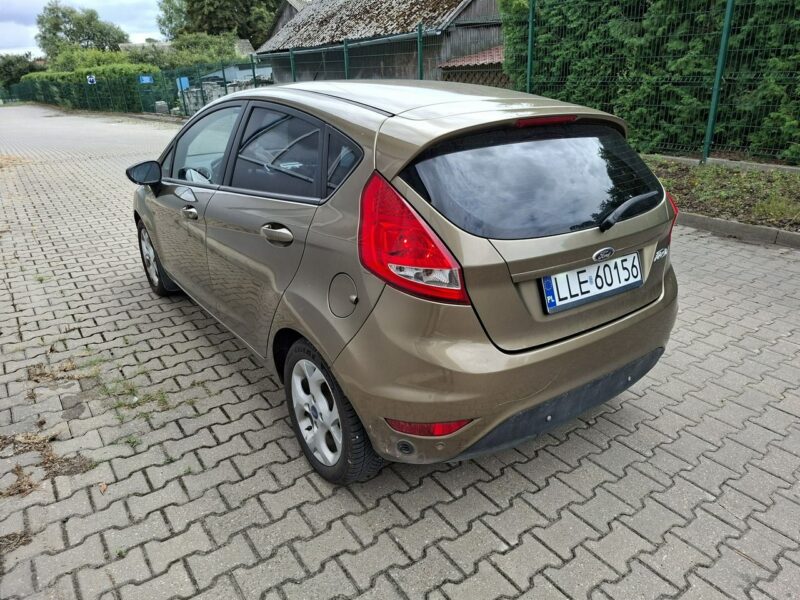 Ford Fiesta Salon Polska 1.2 benzyna 5 drzwi gaz ważne opłaty