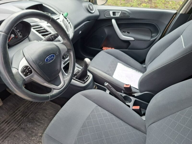 Ford Fiesta Salon Polska 1.2 benzyna 5 drzwi gaz ważne opłaty