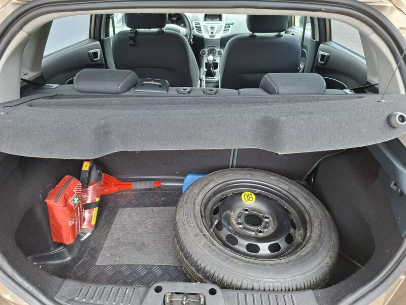 Ford Fiesta Salon Polska 1.2 benzyna 5 drzwi gaz ważne opłaty
