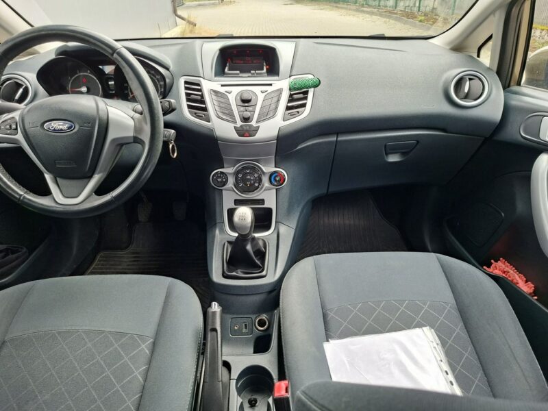 Ford Fiesta Salon Polska 1.2 benzyna 5 drzwi gaz ważne opłaty