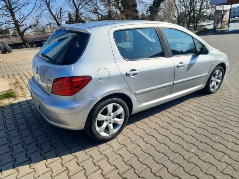 1.6 benzyna 109 KM klimatyzacja ważne opłaty - Lubelskie