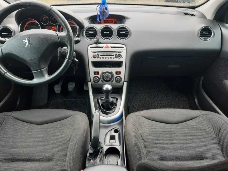 Ładny stan 1.6 benzyna panoramadach ważne opłaty
