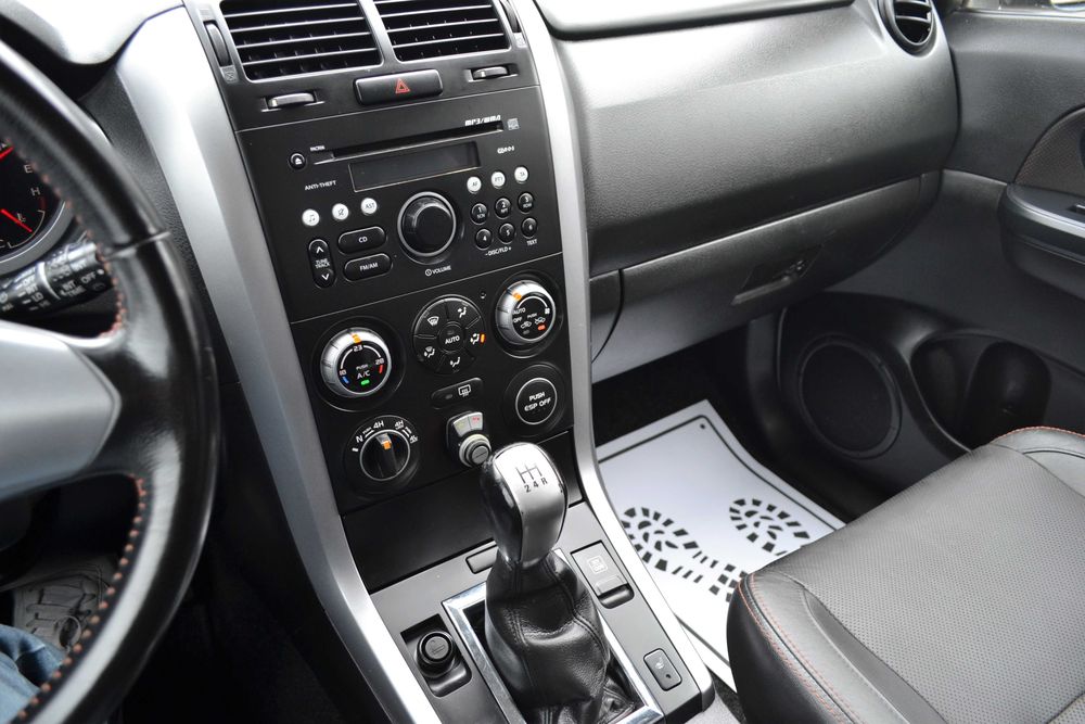 Suzuki Grand Vitara 1.9DDiS 130KM**4x4**Krótka**Skóra**Podgrzewane fotele