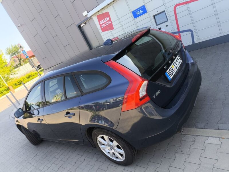 Volvo V60 - Pojazd świeżo sprowadzony z Niemiec.